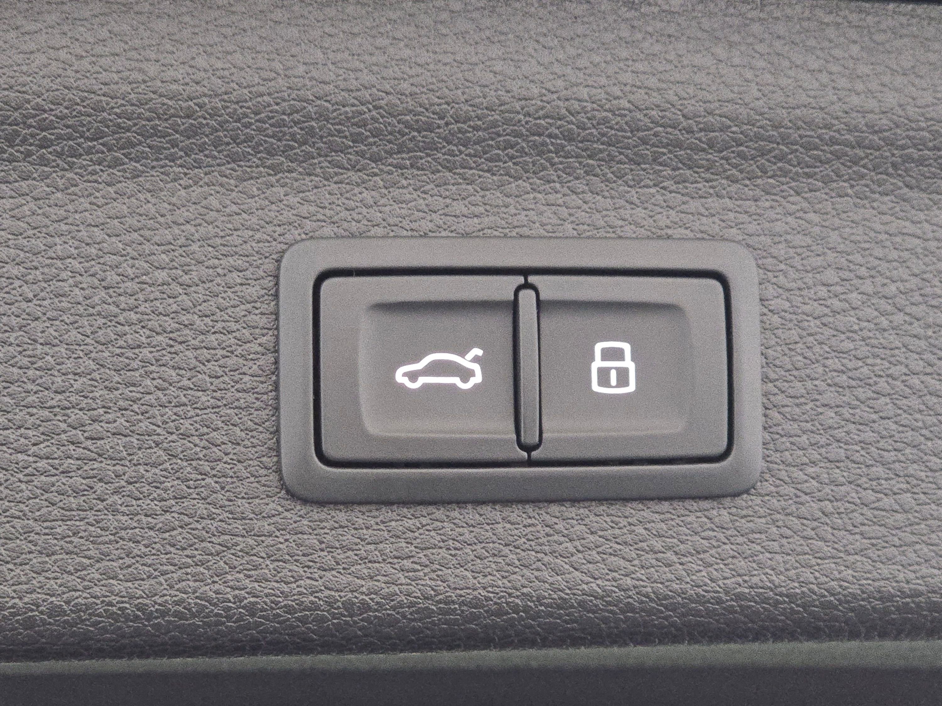 Used 2024 Audi Q3 2.0T Premium w/ Convenience Package image 22