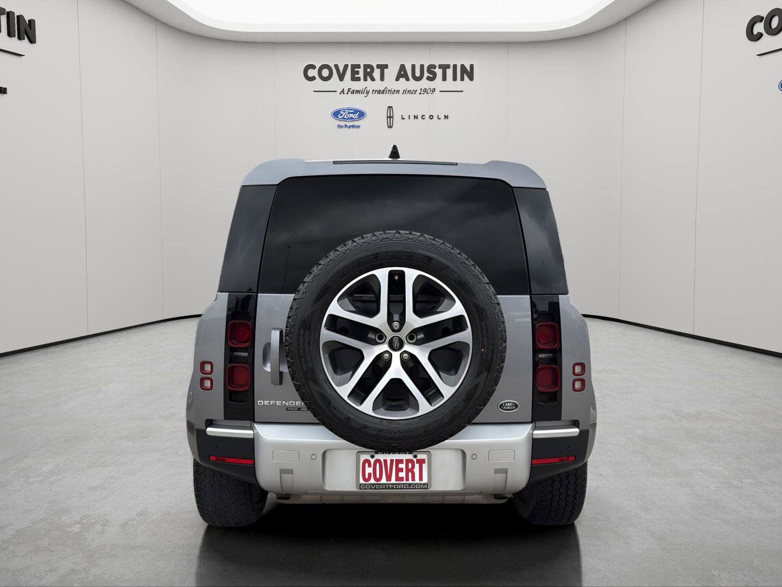 Used 2020 Land Rover Defender 110 First Edition image 4