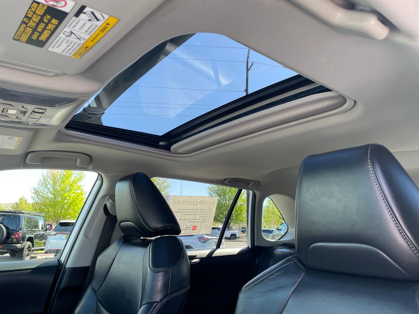 Used 2019 Toyota RAV4 XLE Premium w/ Cold Weather Package AWD/4WD image 21