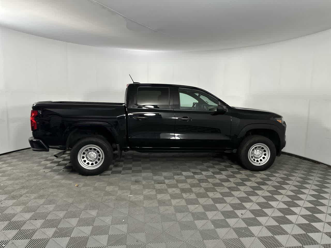 Used 2026 Chevrolet Colorado W/T RWD image 9