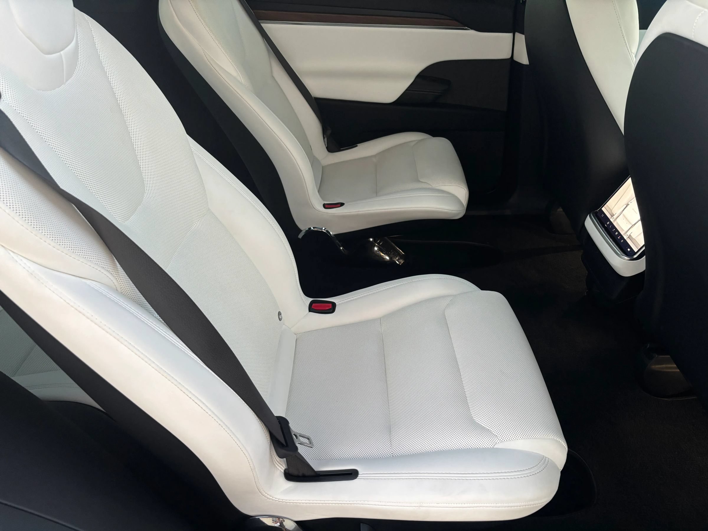 Used 2023 Tesla Model X AWD/4WD image 14