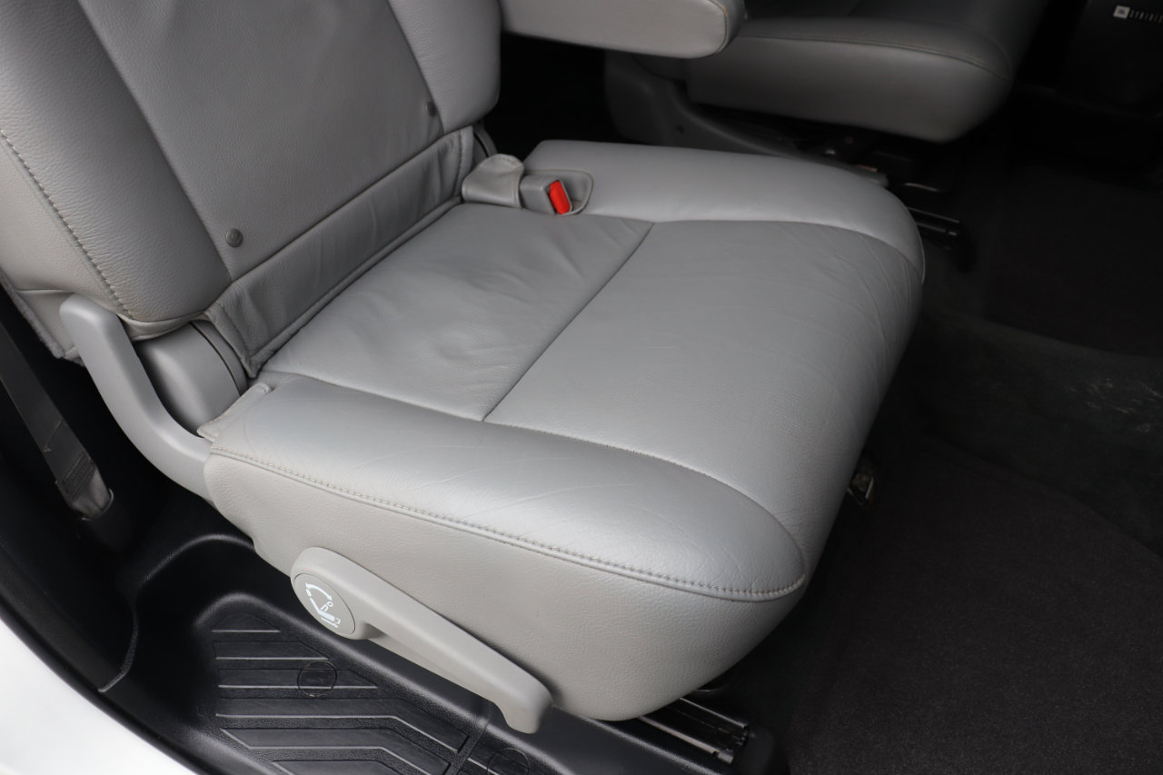 Used 2018 Toyota Sequoia Limited image 33