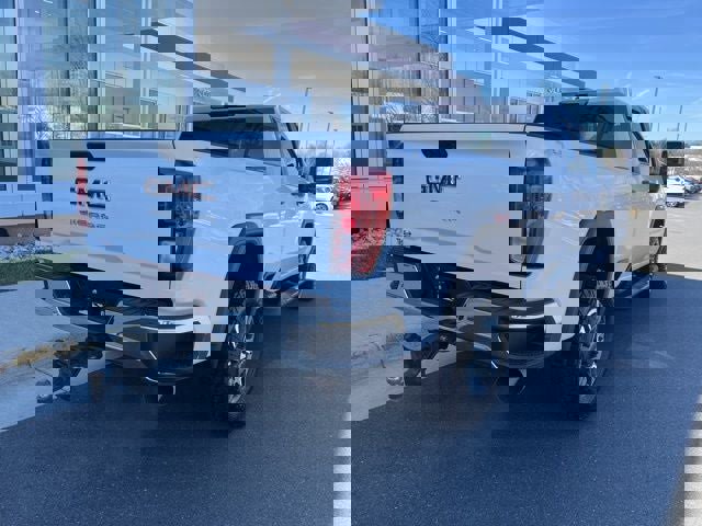 Used 2024 GMC Sierra 2500 Pro w/ Convenience Package image 8