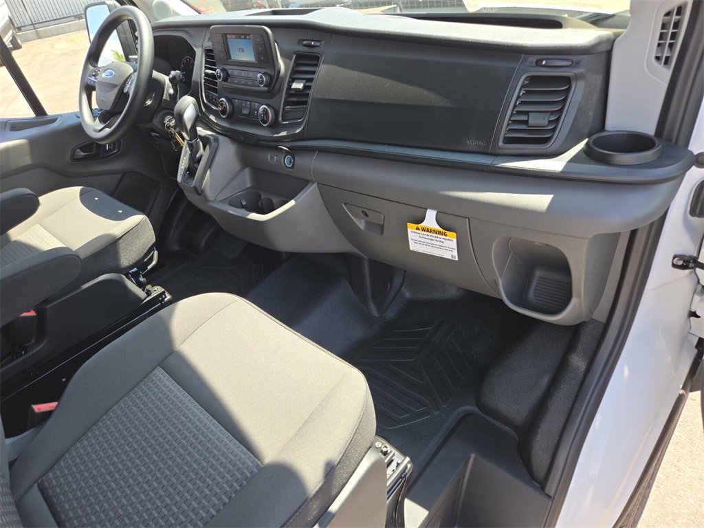 New 2025 Ford Transit 250 148 Medium Roof image 15