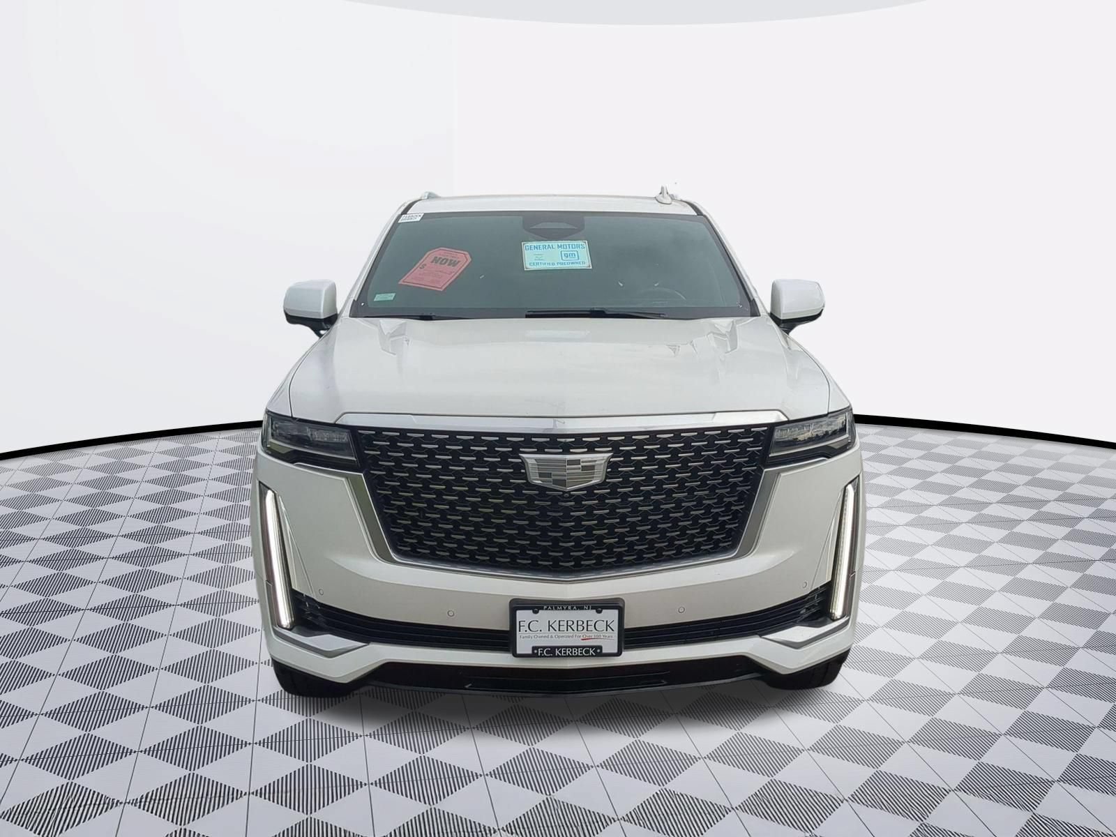 Certified 2022 Cadillac Escalade Luxury AWD/4WD image 3