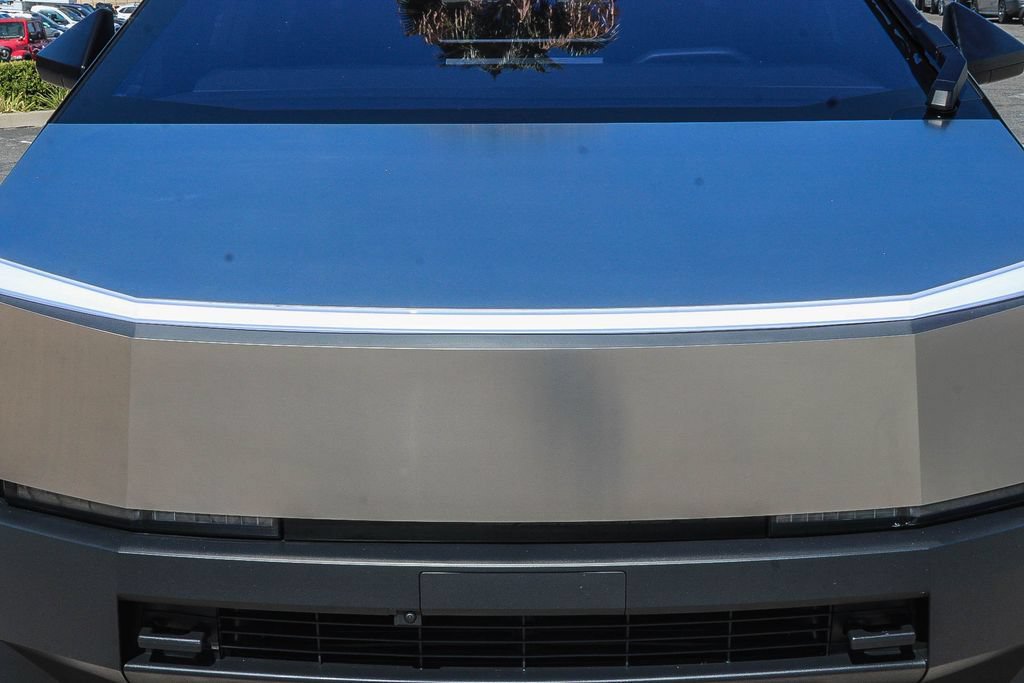 Used 2025 Tesla Cybertruck AWD Crew Cab image 6