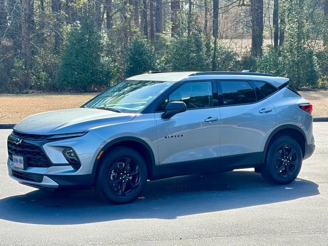 Used 2025 Chevrolet Blazer LT w/ Midnight/Sport Edition image 2