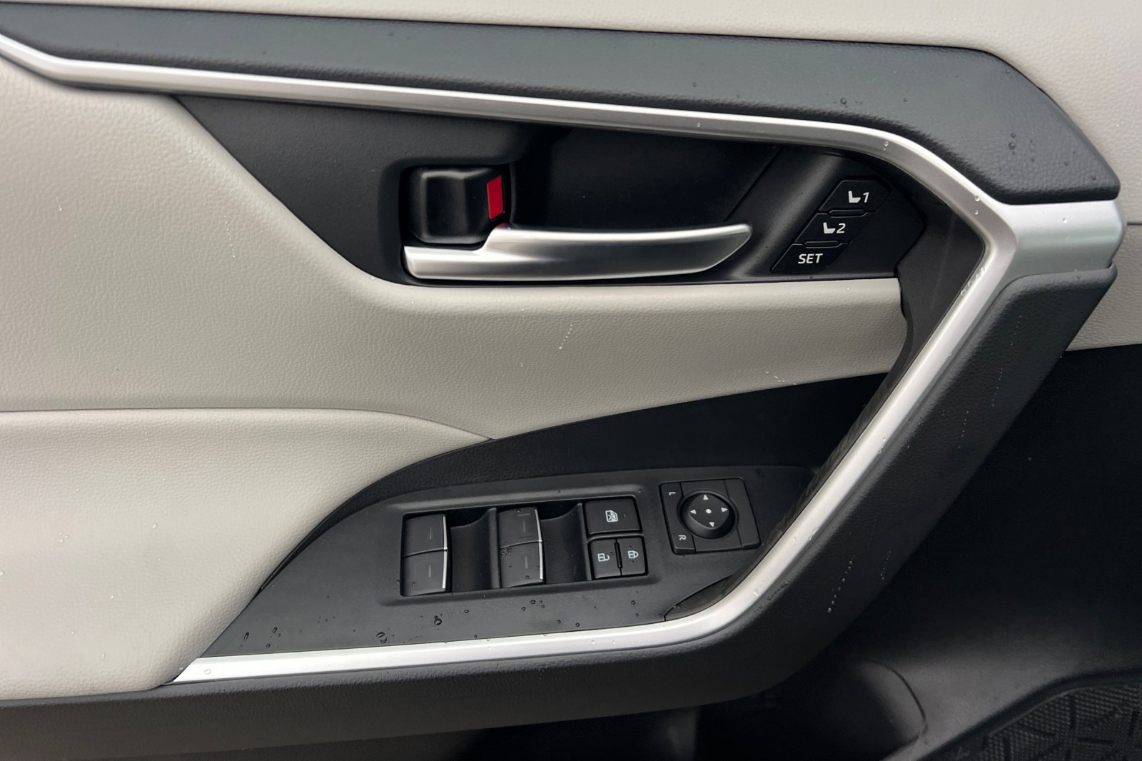 New 2025 Toyota RAV4 XLE Premium w/ Weather Package image 8