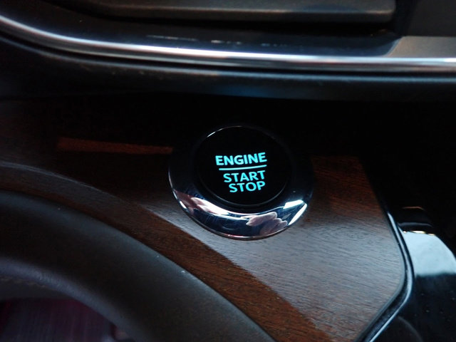 Used 2023 Ford Explorer King Ranch w/ Technology Package image 34