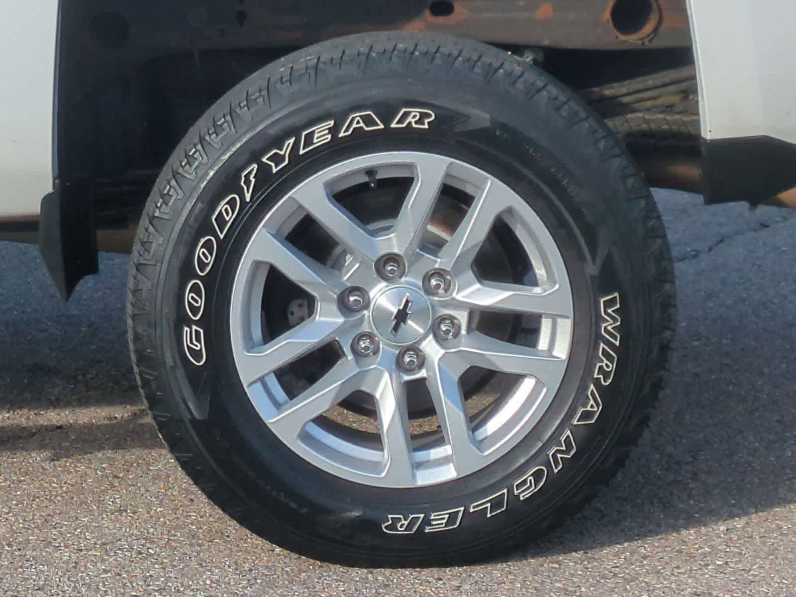 Used 2017 Chevrolet Silverado 1500 LTZ w/ Sport Package AWD/4WD image 28