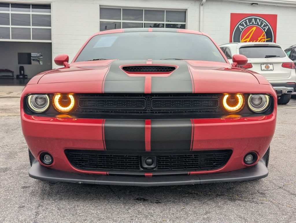 Used 2016 Dodge Challenger SRT w/ Technology Group RWD image 9