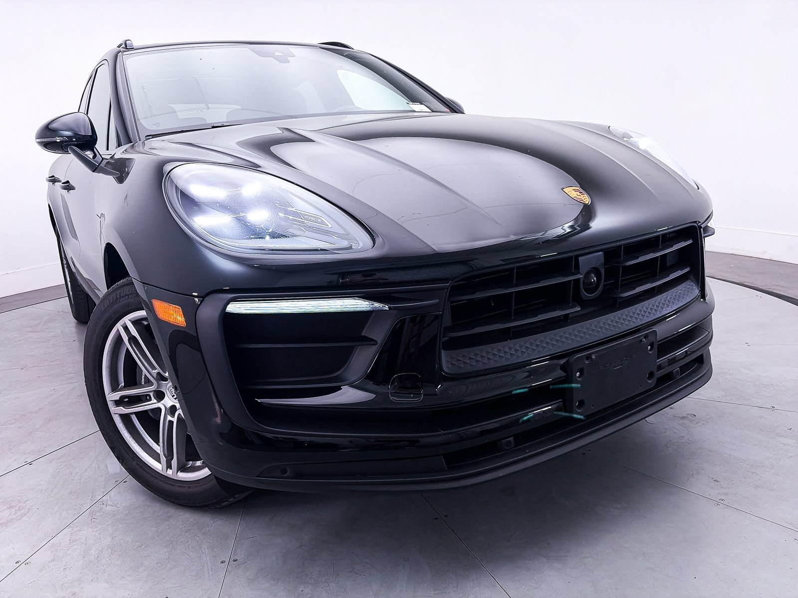 Used 2024 Porsche Macan w/ Premium Plus Package AWD/4WD image 10