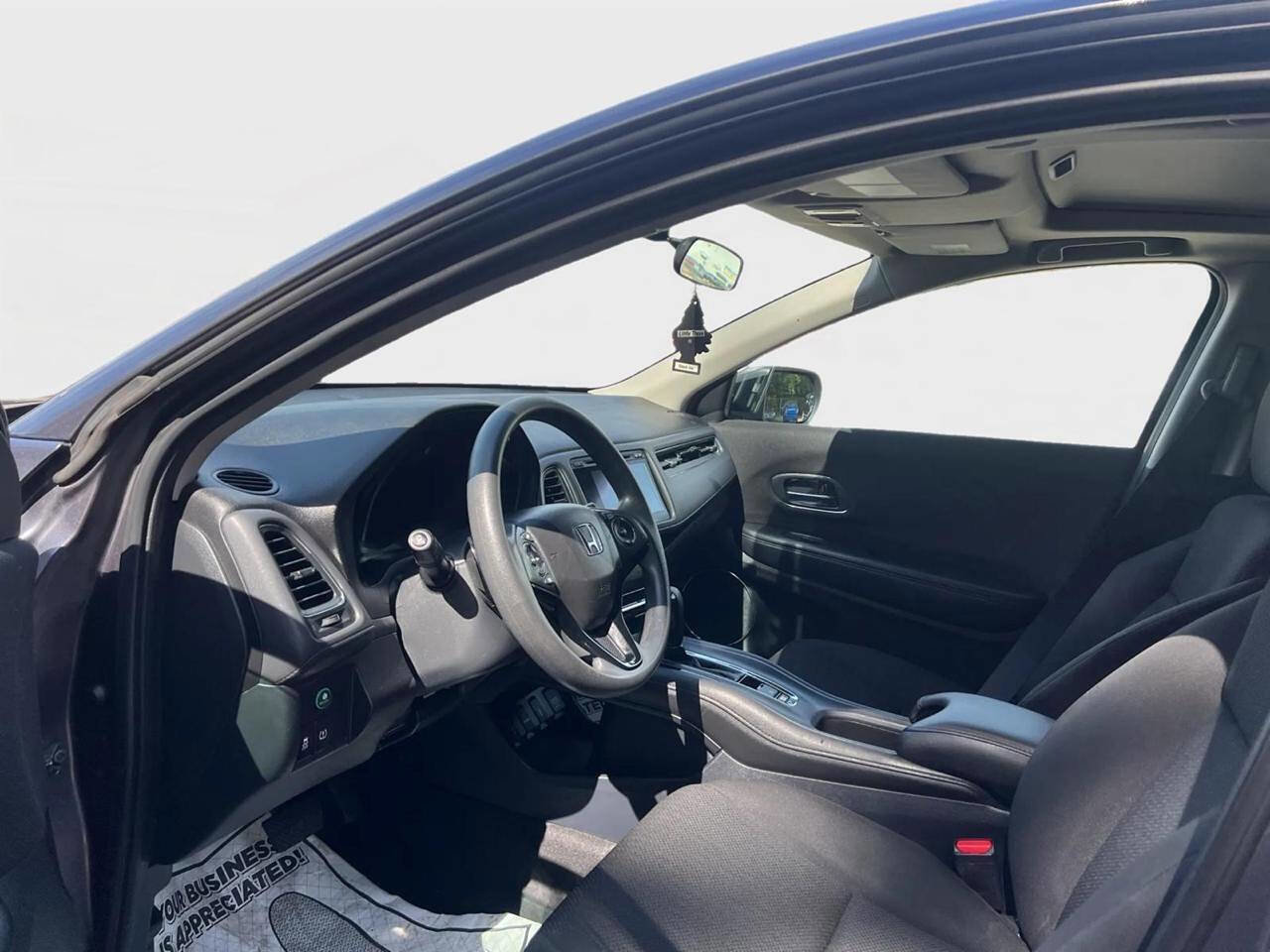 Used 2018 Honda HR-V EX image 2