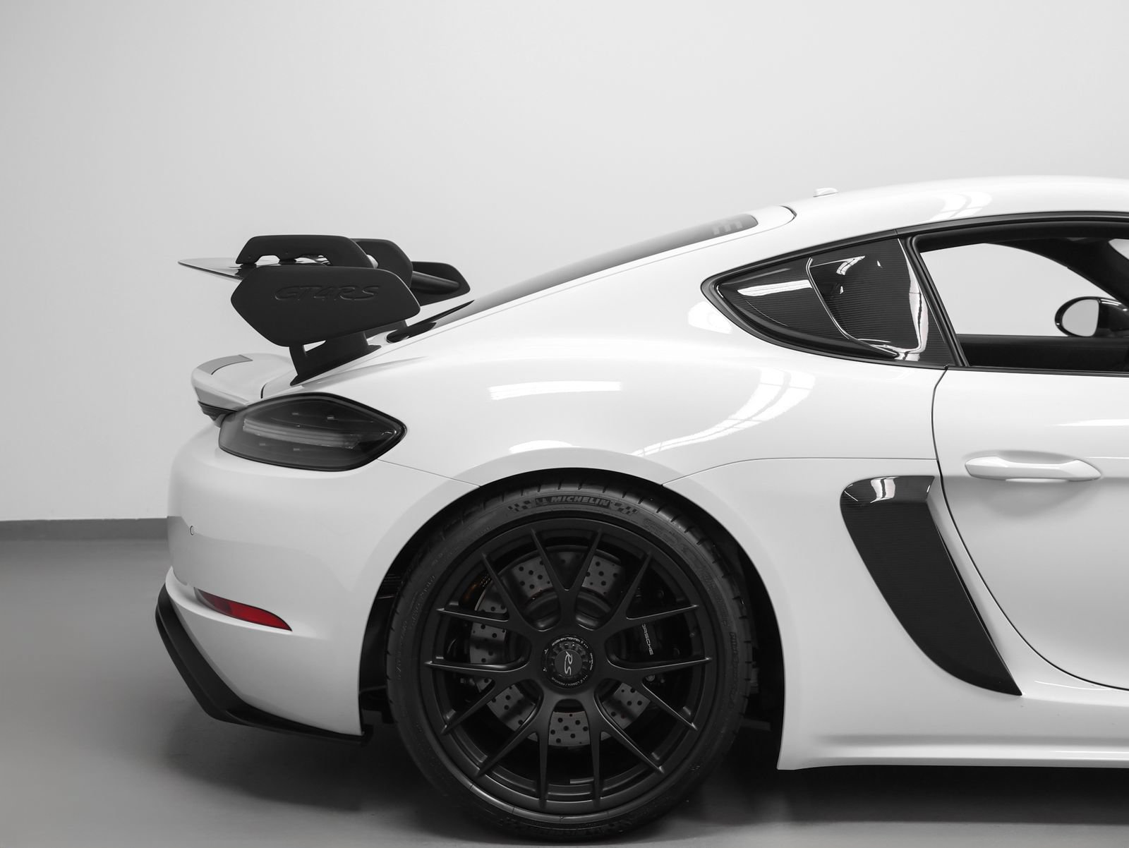 Certified 2023 Porsche 718 Cayman GT4 RS w/ Weissach Package RWD image 16