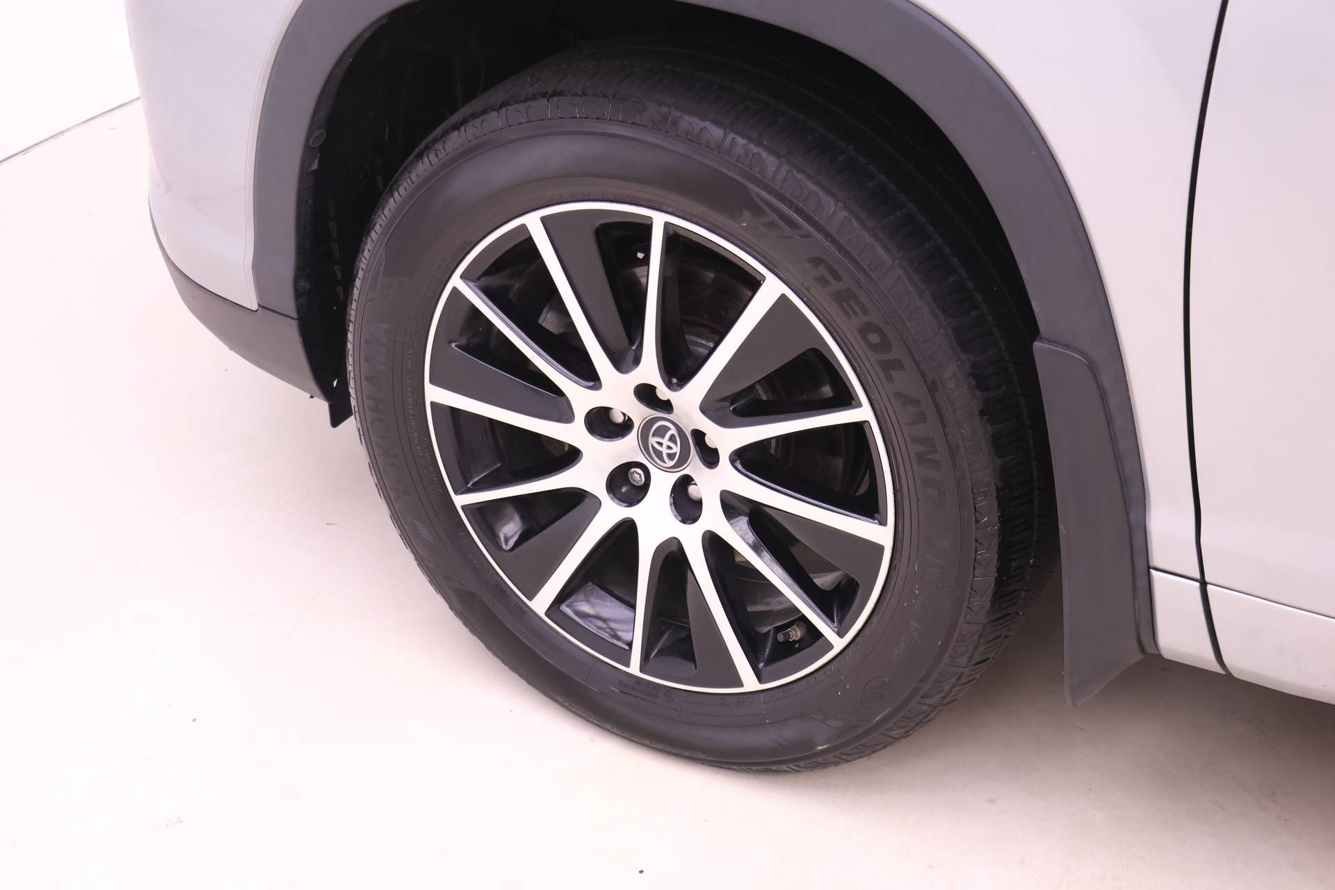 Used 2018 Toyota Highlander SE AWD/4WD image 23