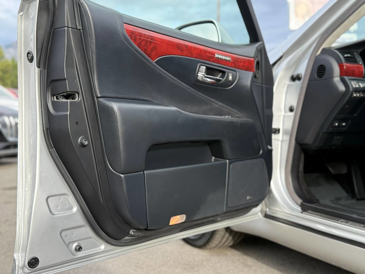 Used 2008 Lexus LS 600h L image 41