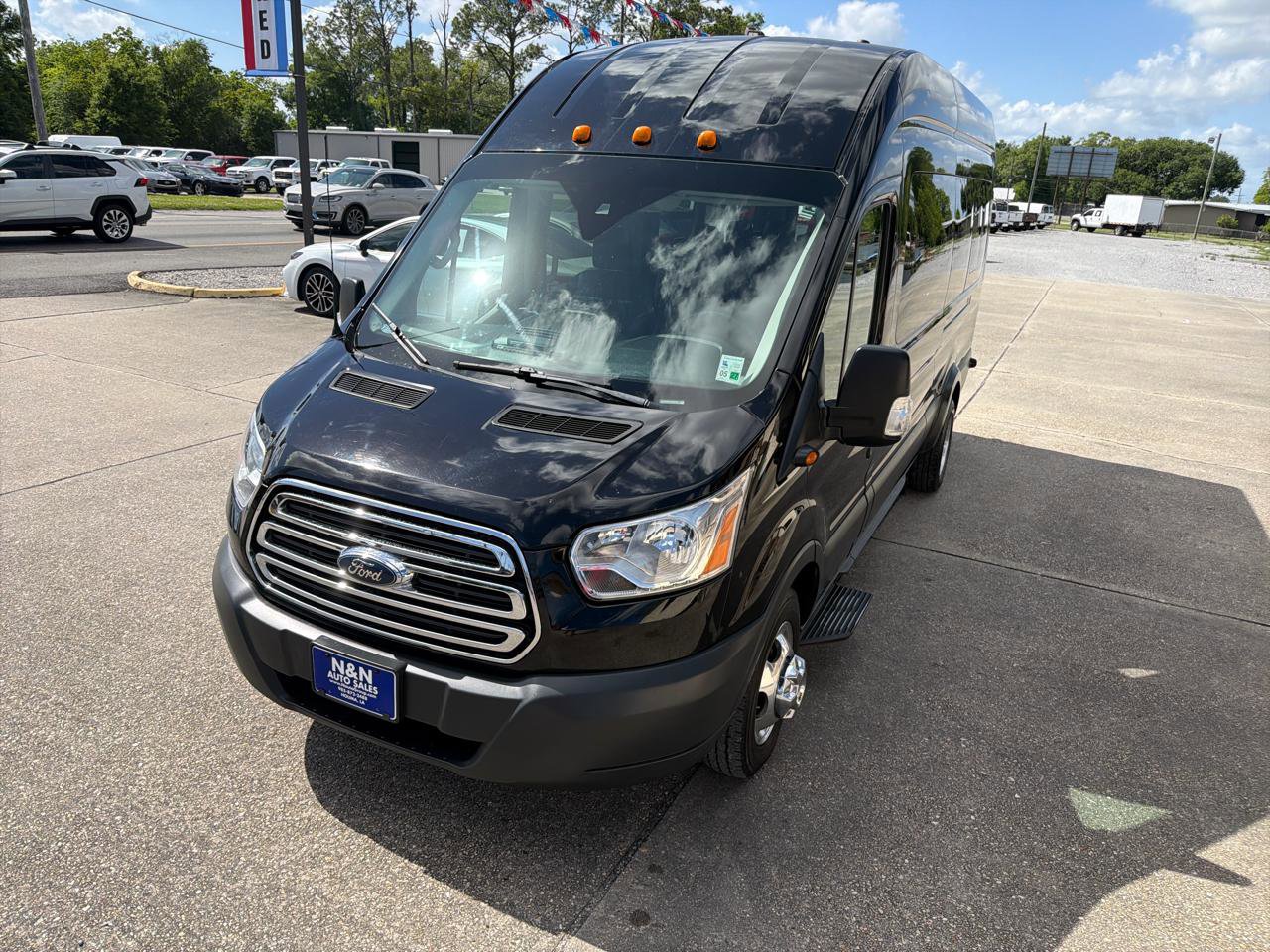 Used 2018 Ford Transit 350 XLT image 13