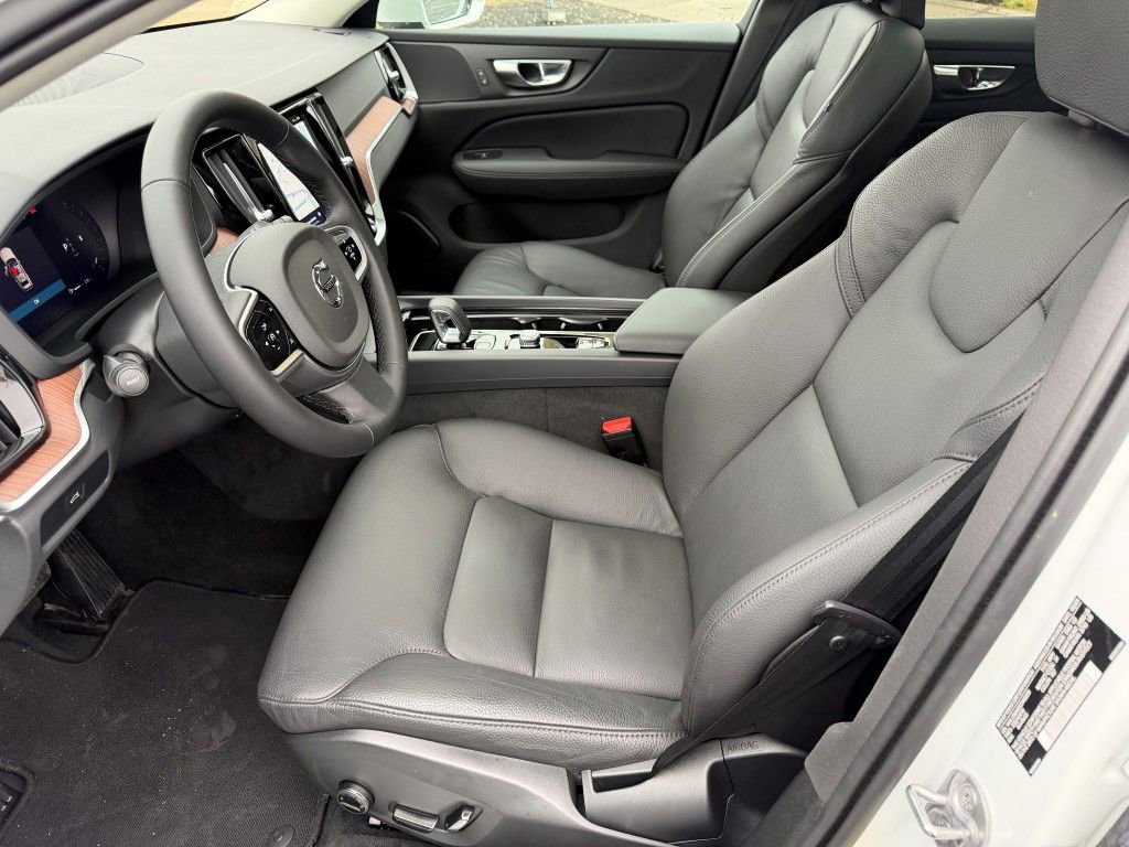 Certified 2025 Volvo V60 B5 Cross Country Plus image 25