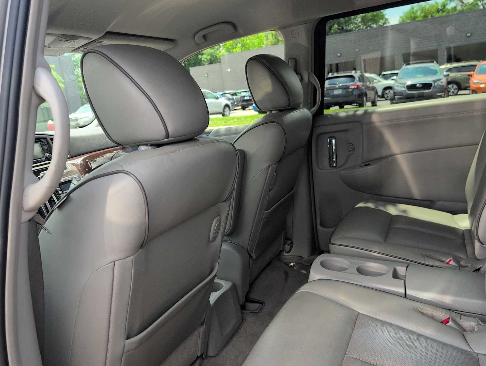Used 2015 Nissan Quest SL FWD image 18