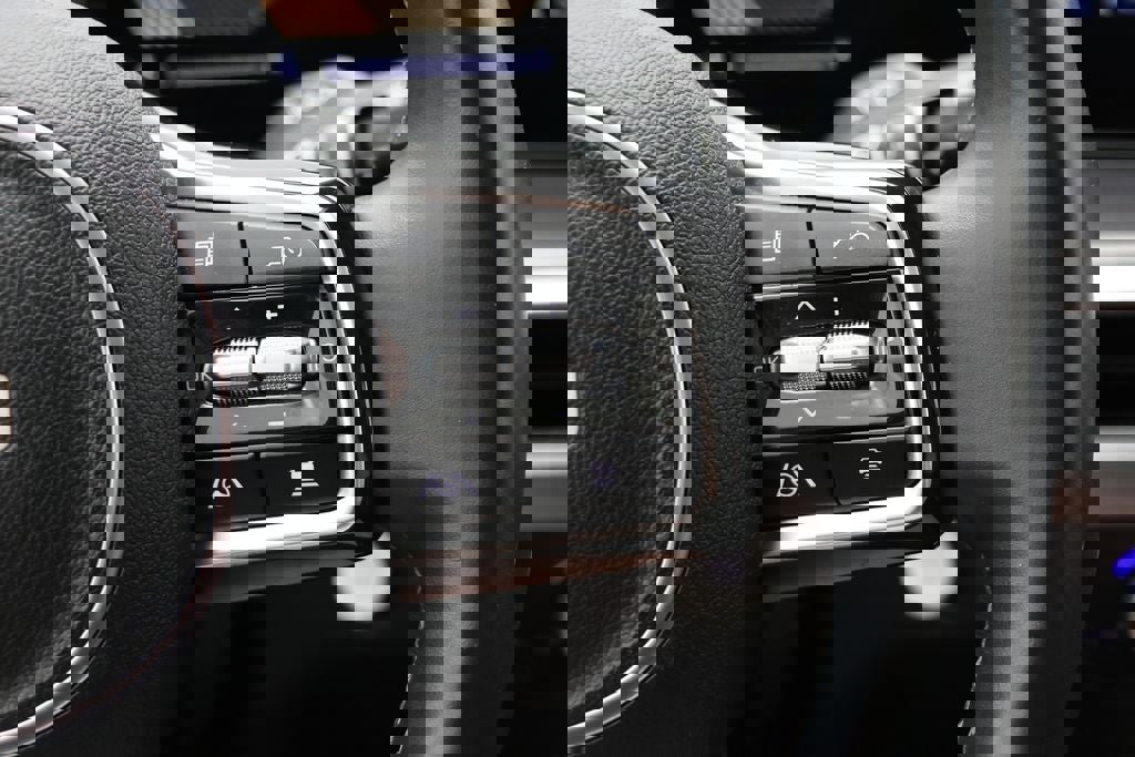 Used 2024 Kia Sorento S image 21