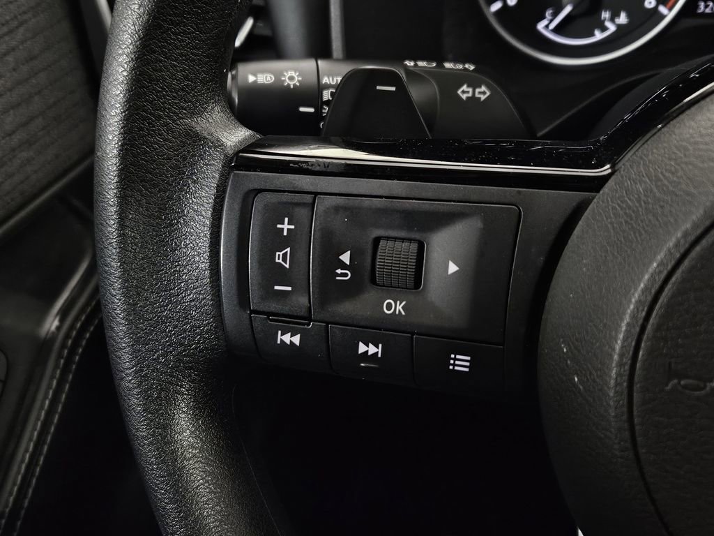 Used 2023 Nissan Rogue SV image 20