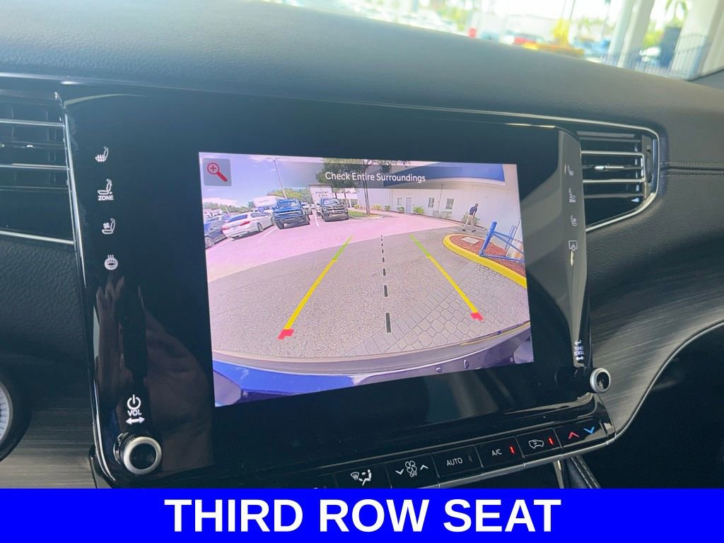 Used 2024 Jeep Wagoneer L Series II w/ Flexible Seating Group image 12