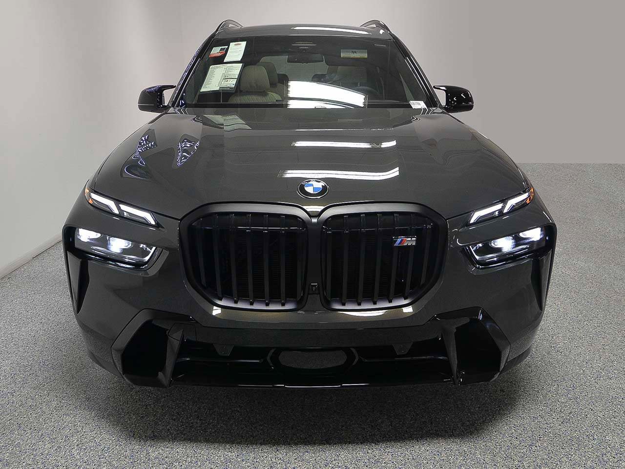 New 2026 BMW X7 M60i image 2