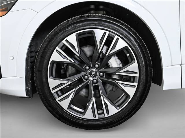 Certified 2026 Audi Q8 Prestige w/ Prestige Package AWD/4WD image 25