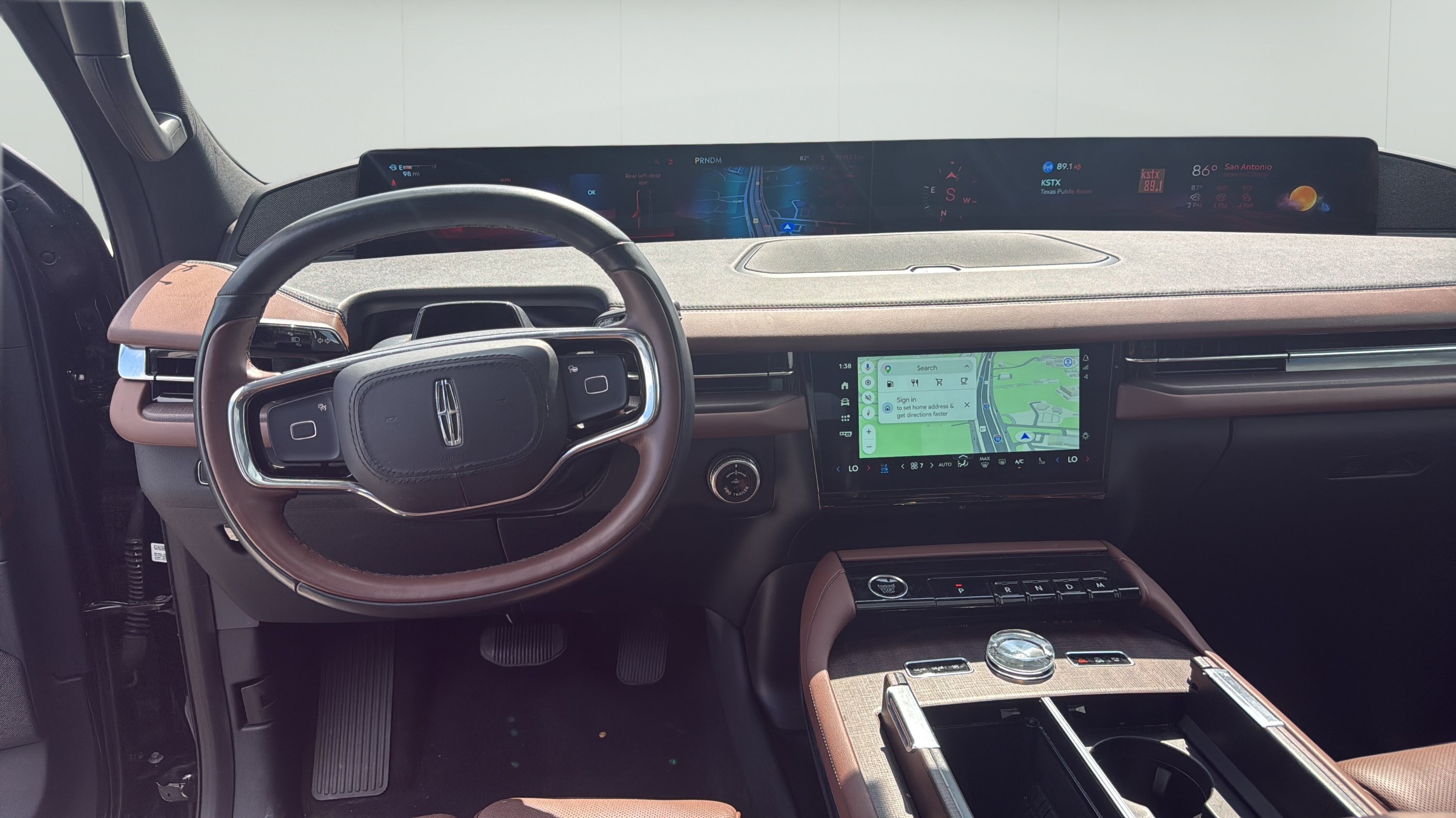 Used 2025 Lincoln Navigator Reserve AWD/4WD image 24