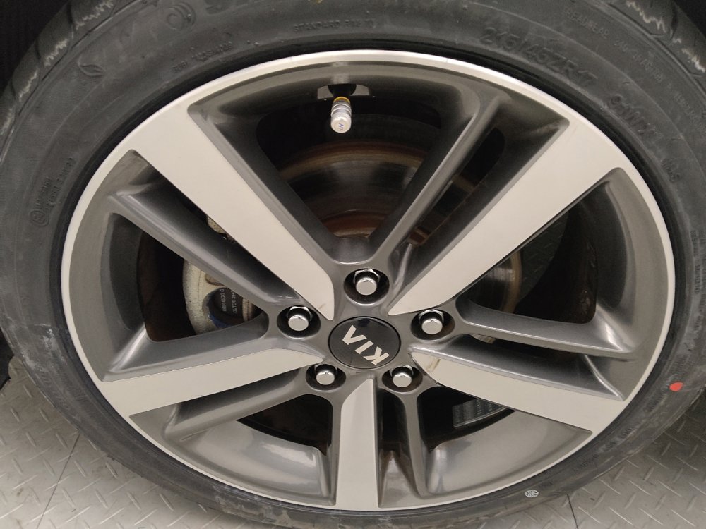 Used 2017 Kia Forte EX image 31