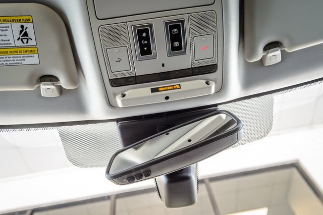 Used 2018 Jaguar F-PACE R-Sport image 36