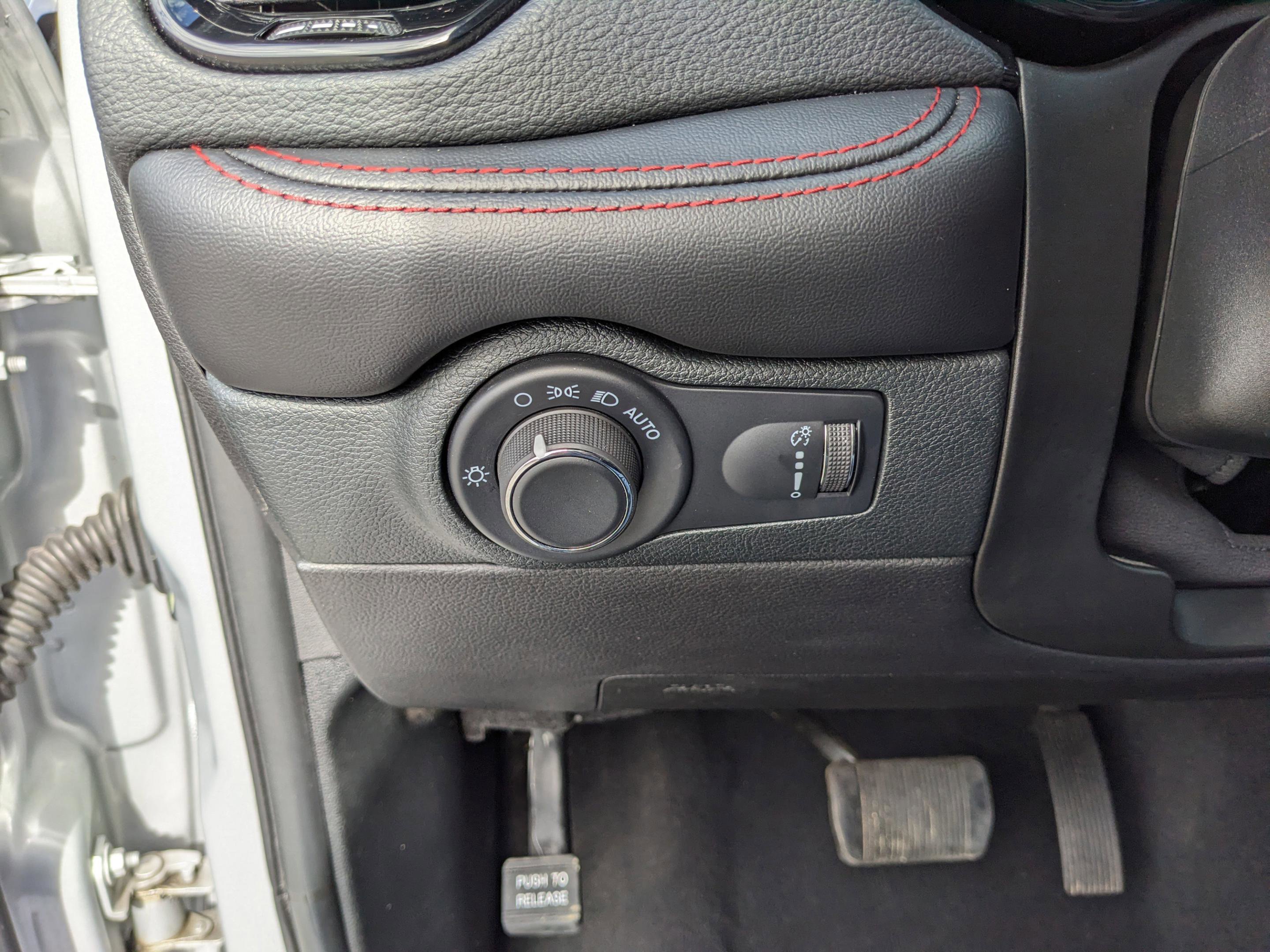 Used 2023 Dodge Durango GT image 36