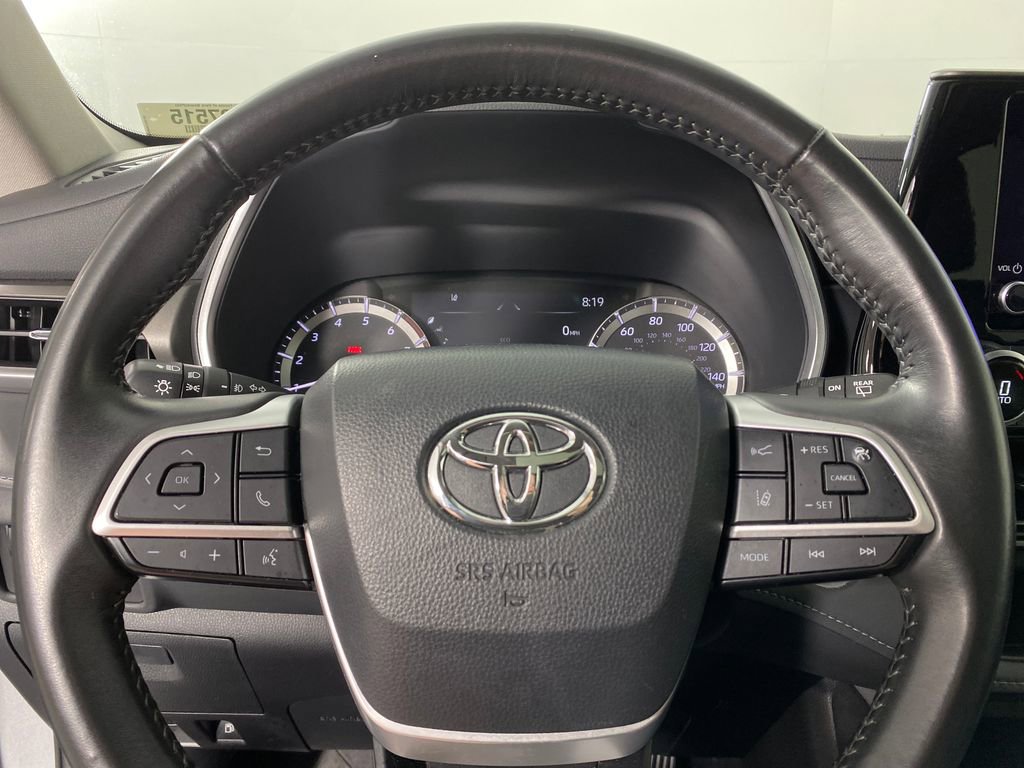 Used 2024 Toyota Highlander XLE image 14