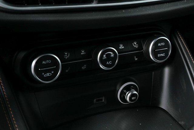 New 2025 Alfa Romeo Stelvio Sprint AWD/4WD image 18