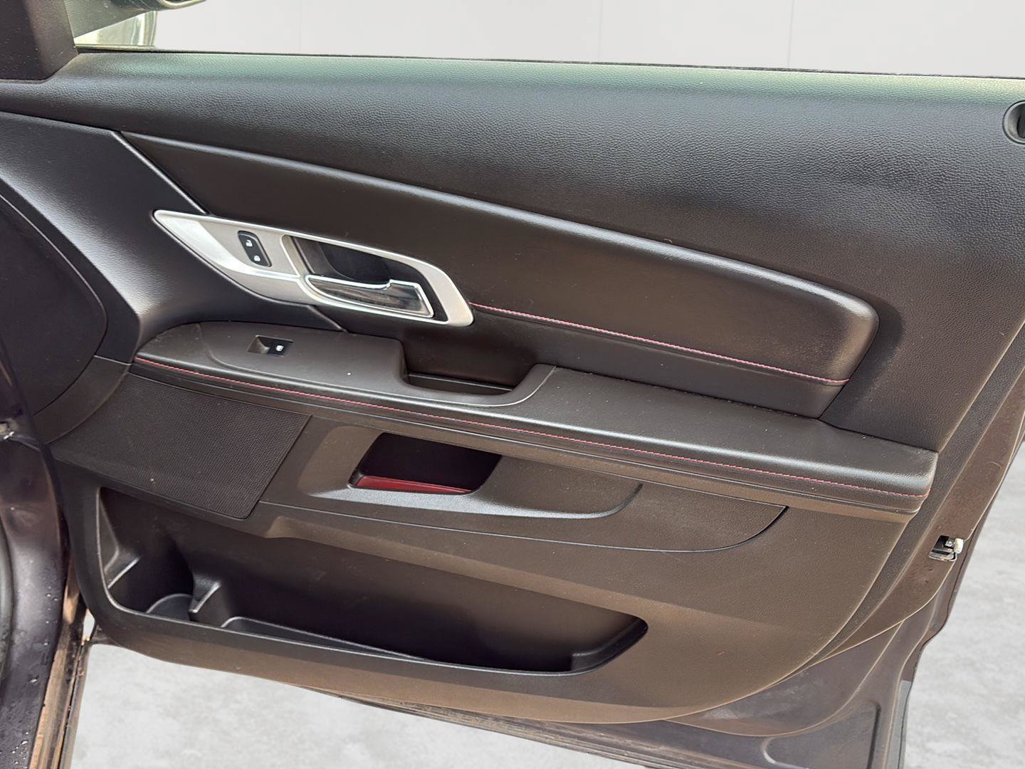 Used 2015 GMC Terrain SLE FWD image 29