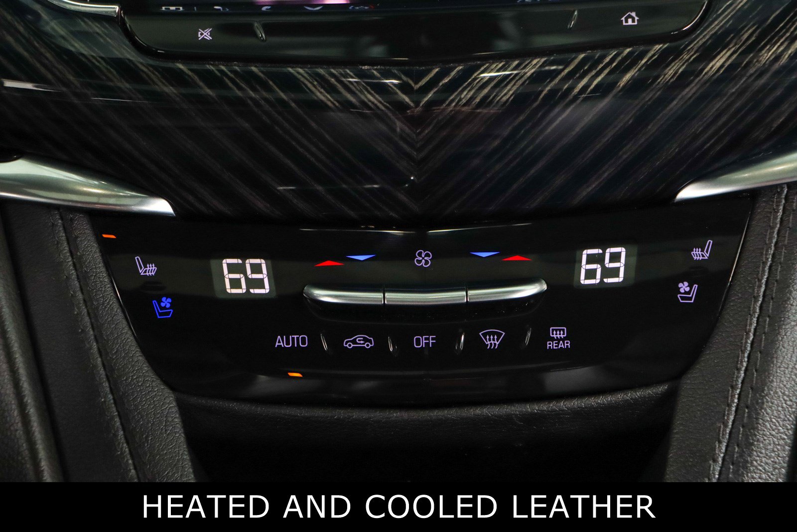 Used 2024 Cadillac XT6 Premium Luxury AWD/4WD image 19
