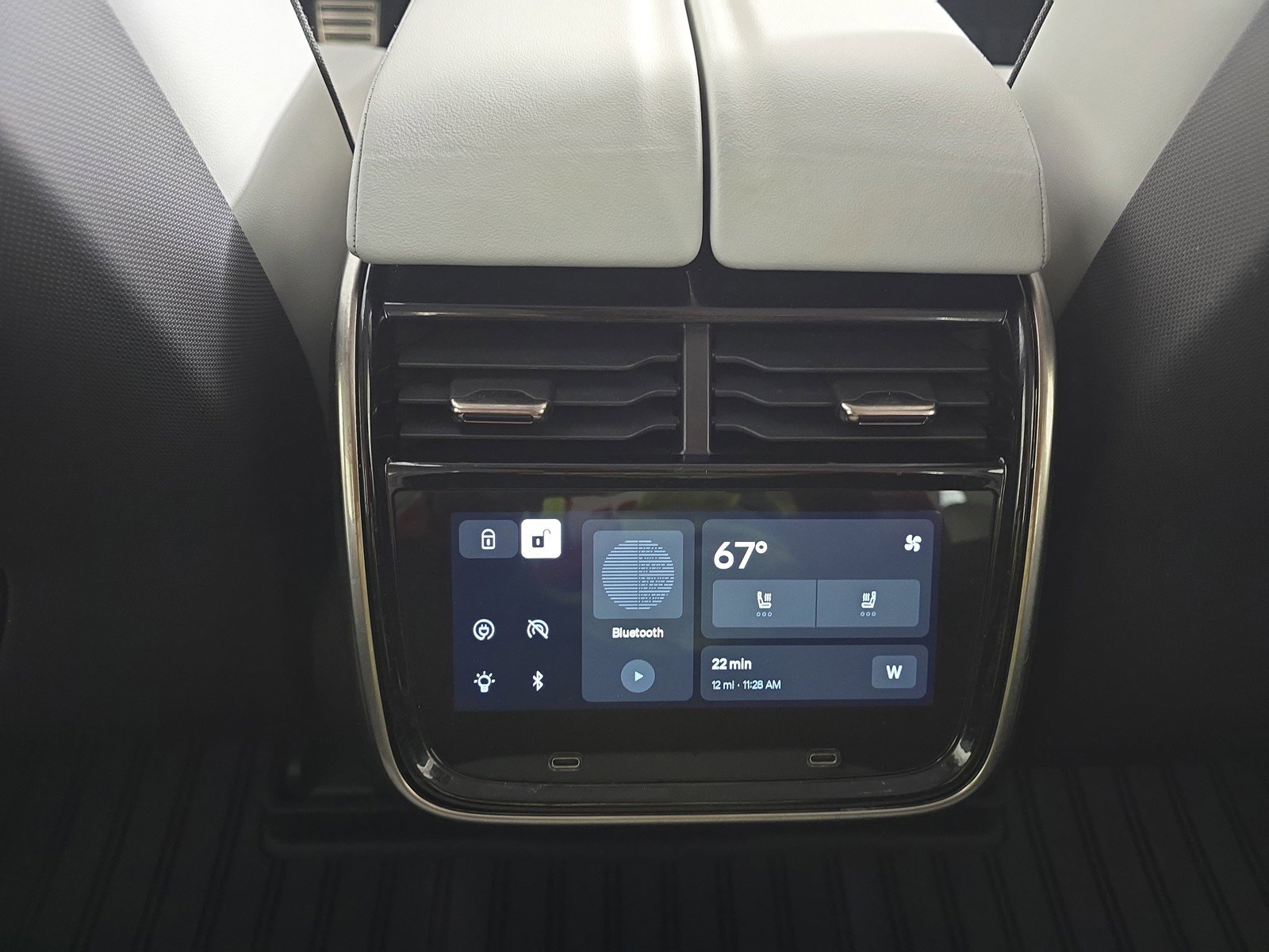 Used 2024 Rivian R1T Adventure image 28