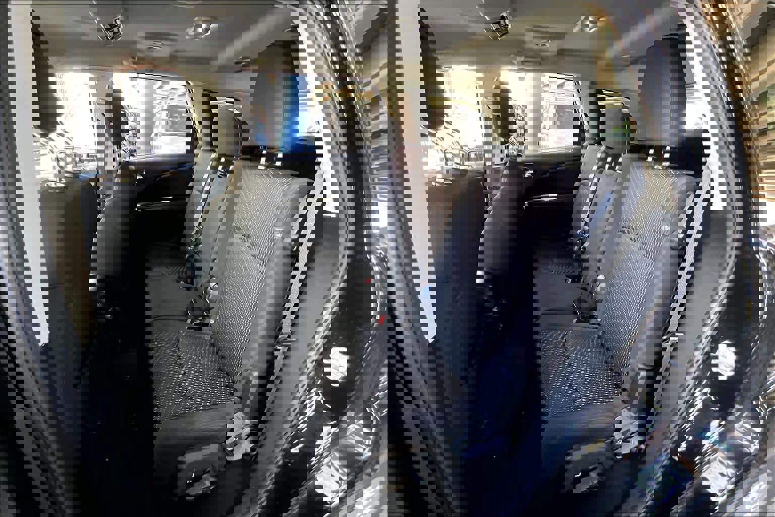 Used 2019 Dodge Journey SE image 19