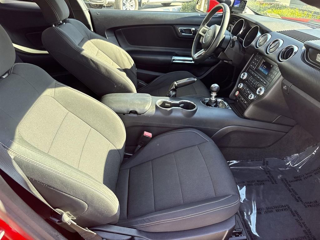 Used 2015 Ford Mustang Coupe image 22