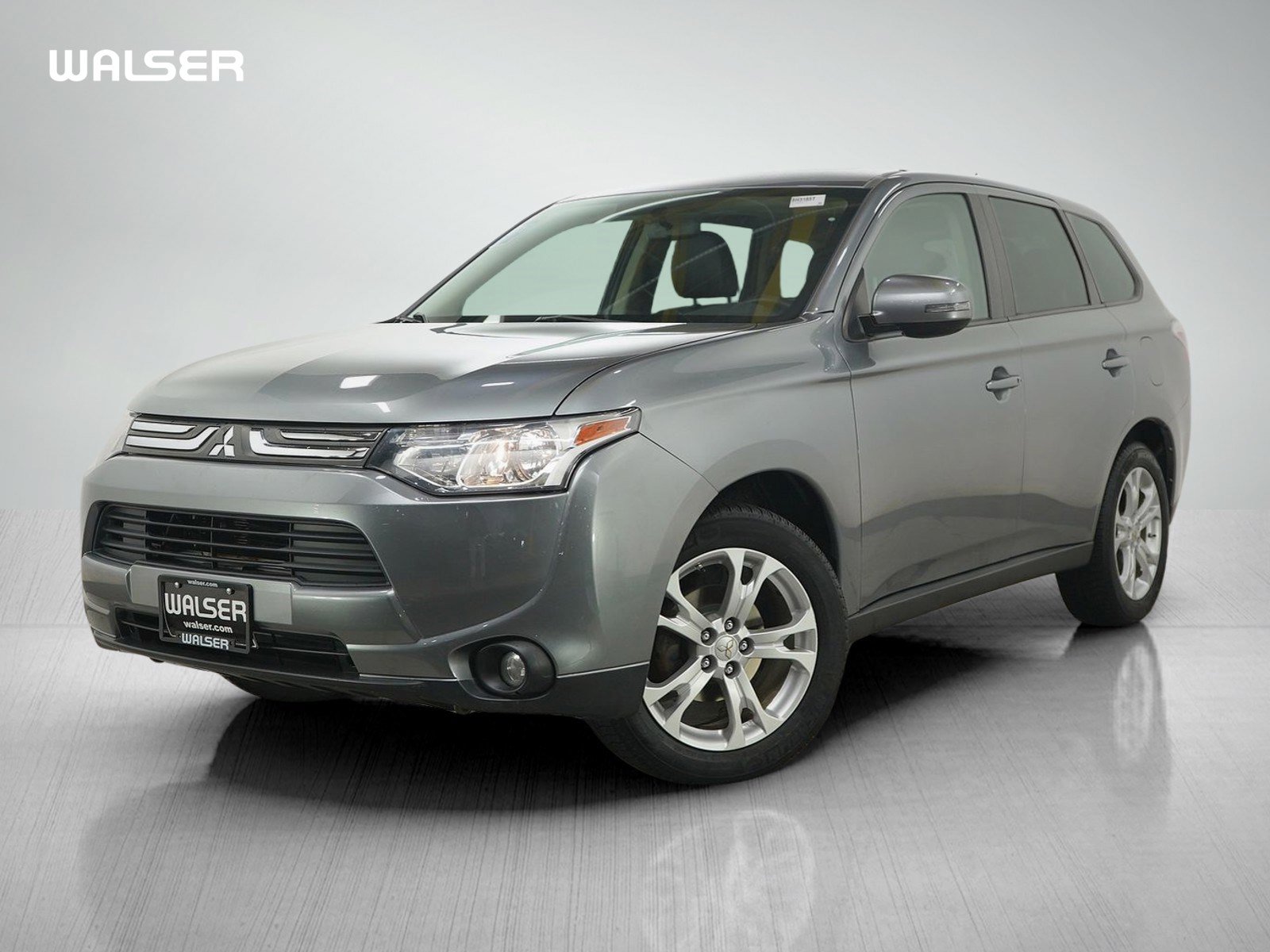 Used 2014 Mitsubishi Outlander SE AWD/4WD image 1