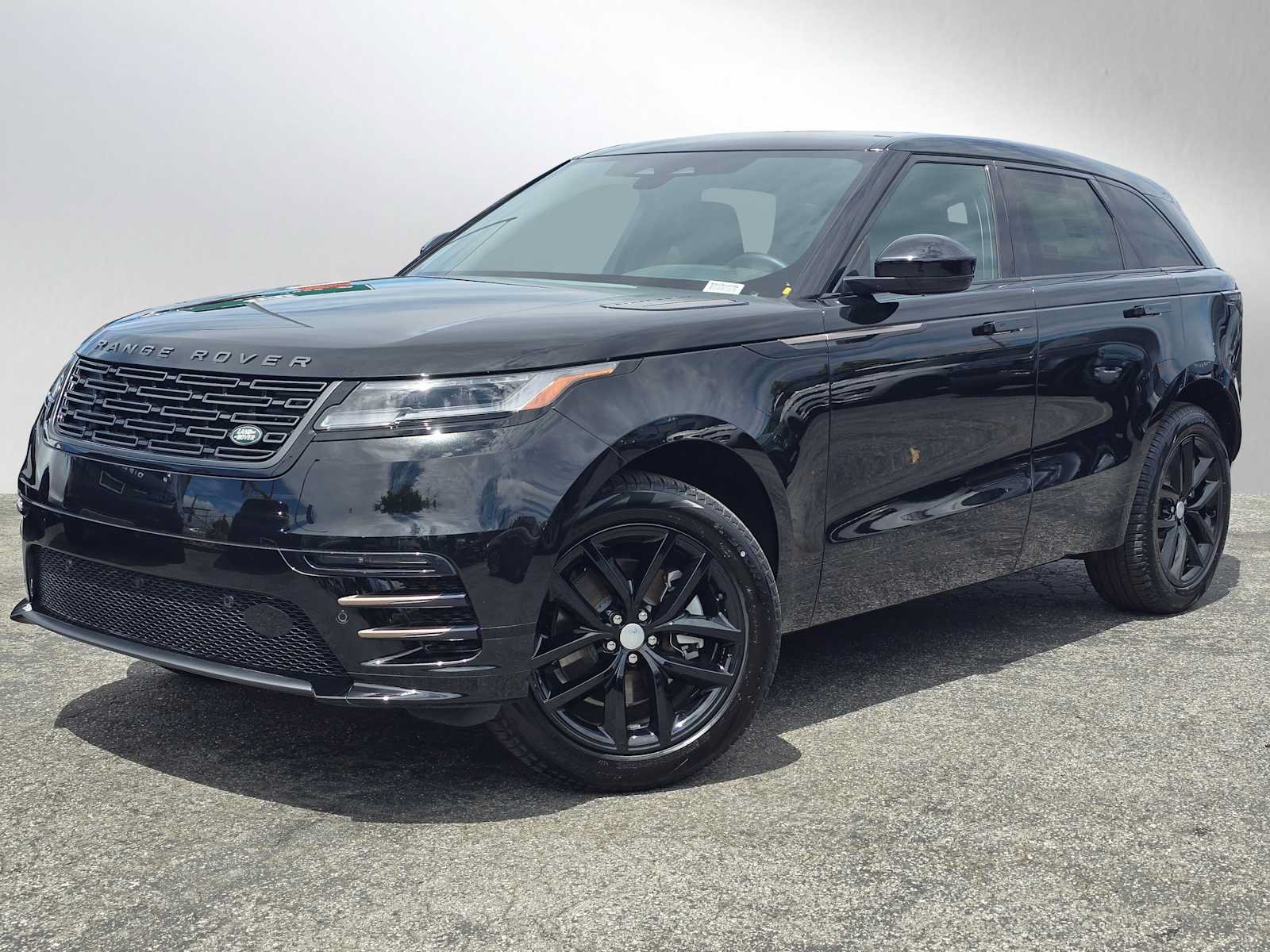 New 2025 Land Rover Range Rover Velar Dynamic SE