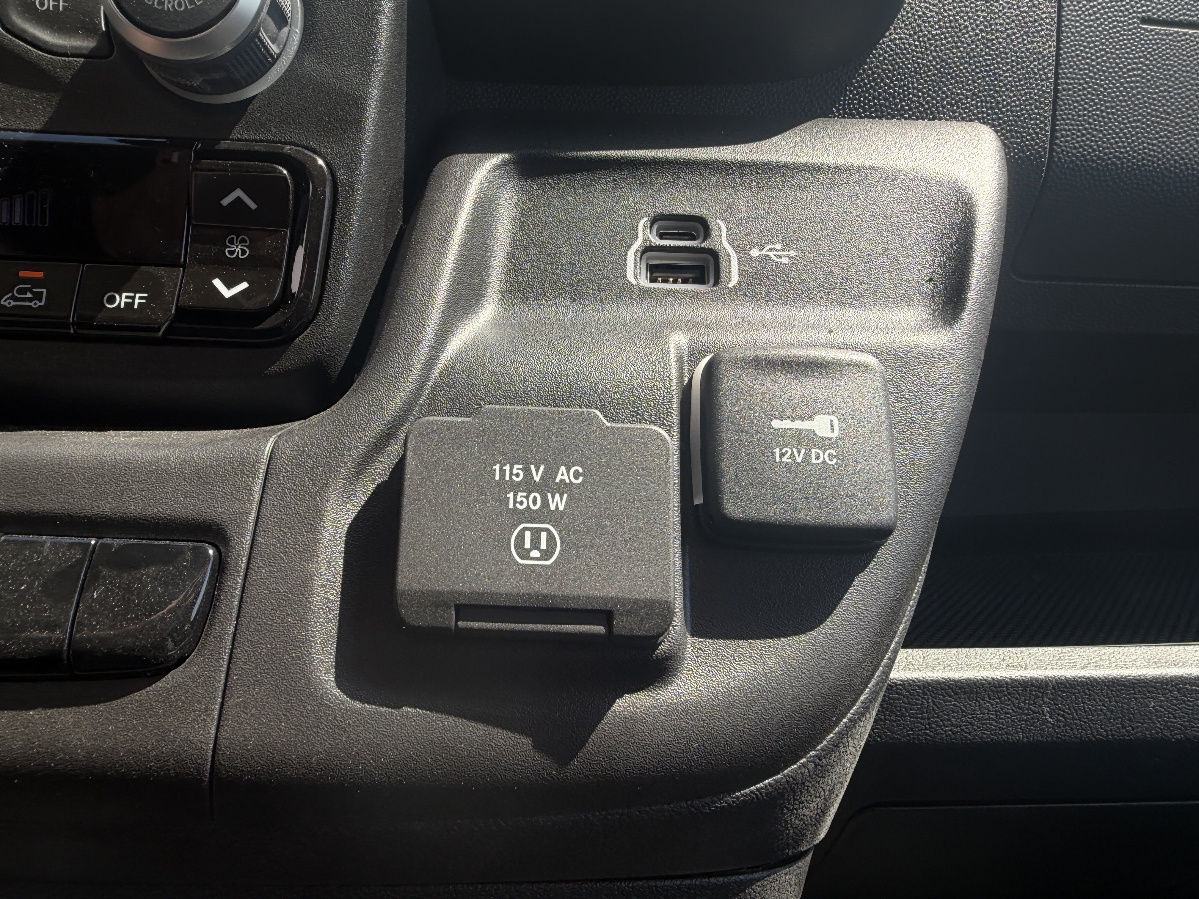 New 2026 RAM ProMaster 3500 w/ Cold Weather Group FWD image 35