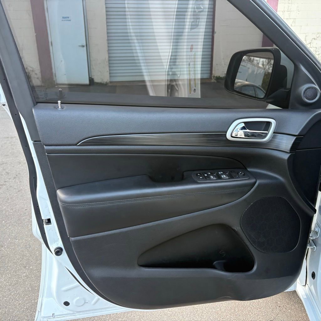 Used 2021 Jeep Grand Cherokee Laredo X RWD image 10