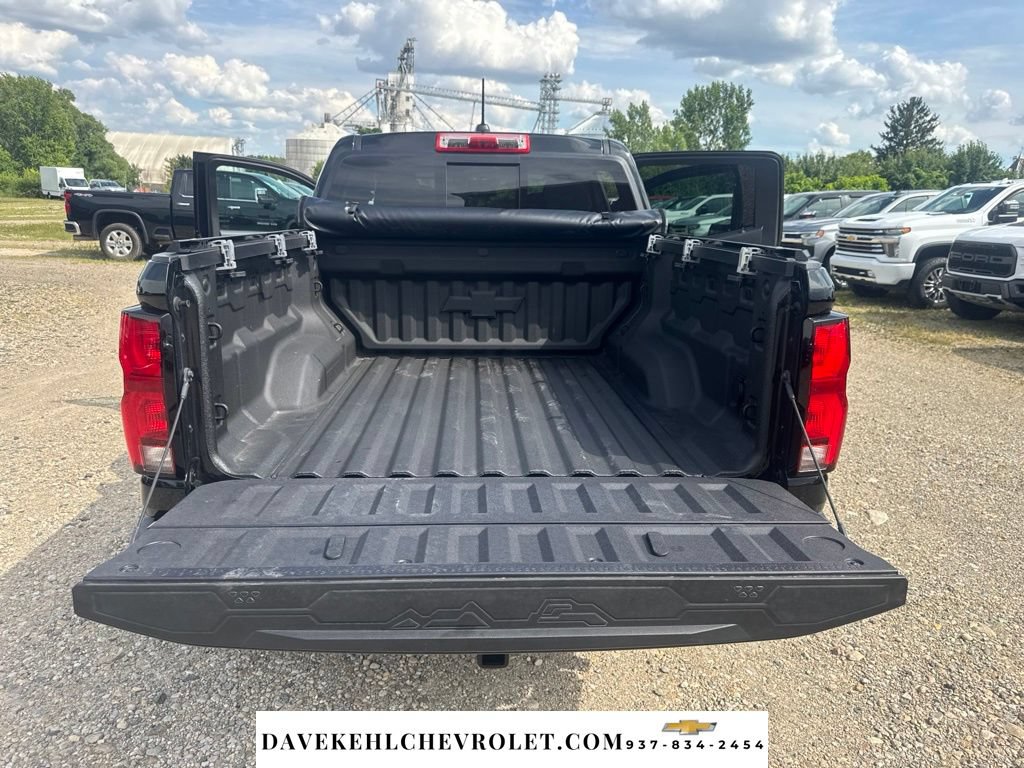 Used 2025 Chevrolet Colorado ZR2 w/ Technology Package AWD/4WD image 36
