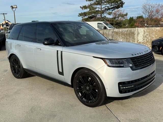 Used 2025 Land Rover Range Rover SE image 6