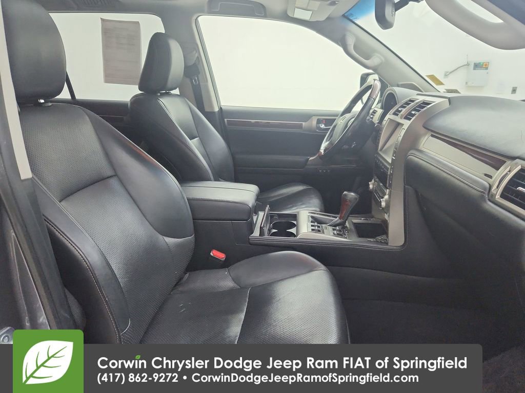 Used 2017 Lexus GX 460 Luxury w/ Preferred Accessory Package image 35
