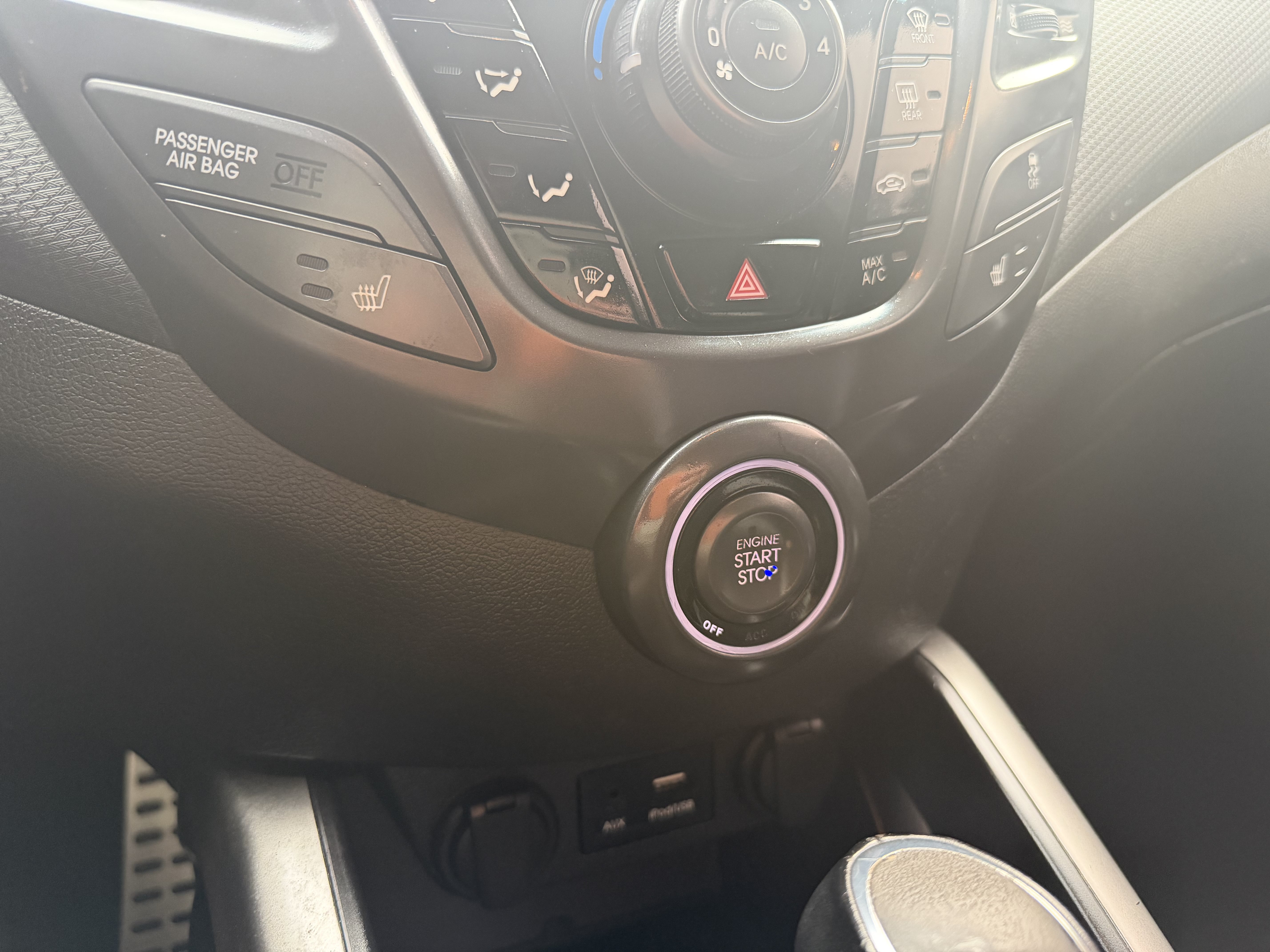 Used 2015 Hyundai Veloster Turbo FWD image 20