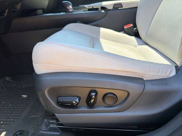Used 2025 Lexus UX 300h AWD w/ Cold Area Package image 8