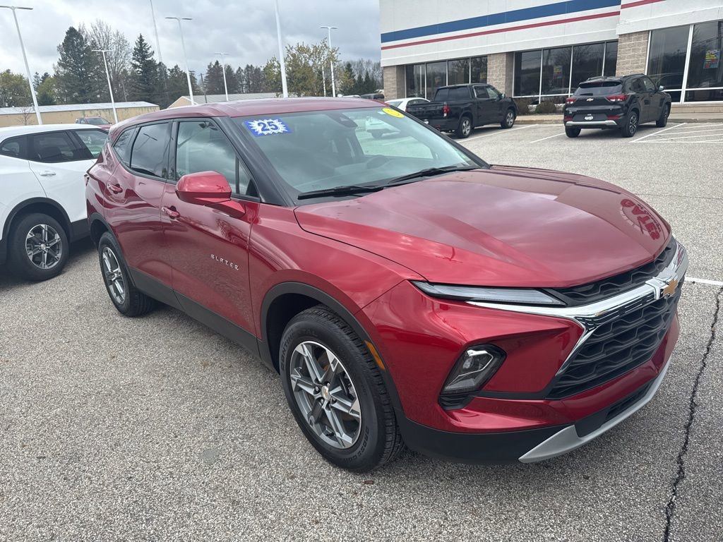 Used 2025 Chevrolet Blazer LT image 2