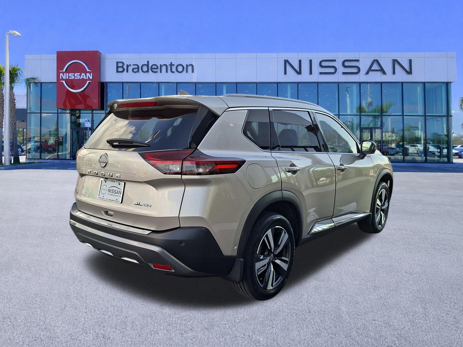 Used 2022 Nissan Rogue SL w/ SL Premium Package AWD/4WD image 5